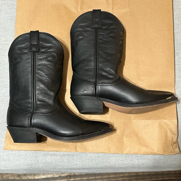 Materson boot company - Picture 2 of 3